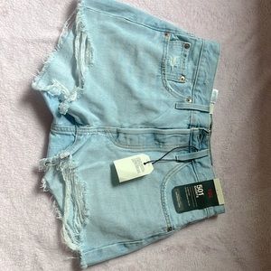 levi light wash denim shorts 501
